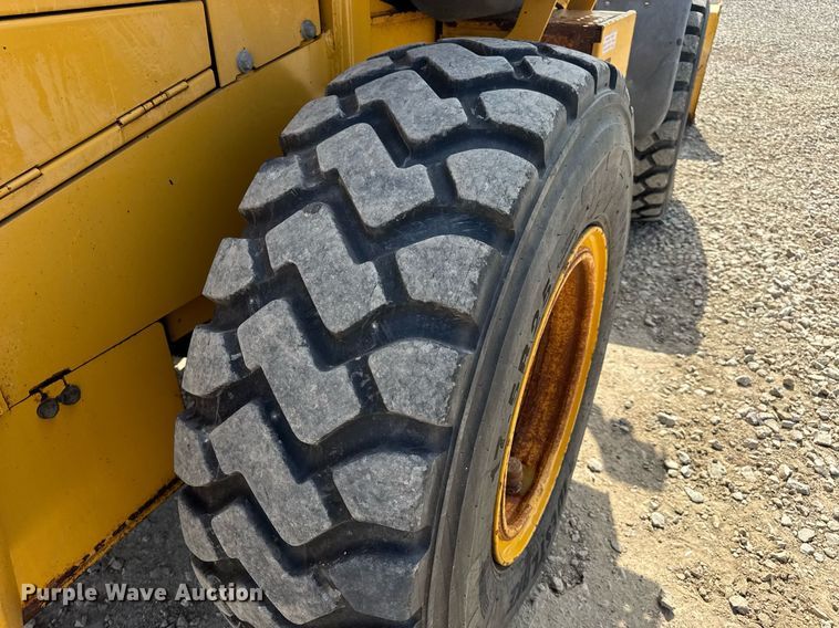 image for item DV4229 John Deere 444J wheel loader