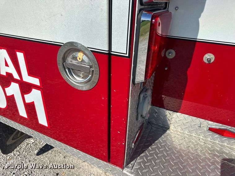 image for item DV4246 1992 Pierce pumper fire truck