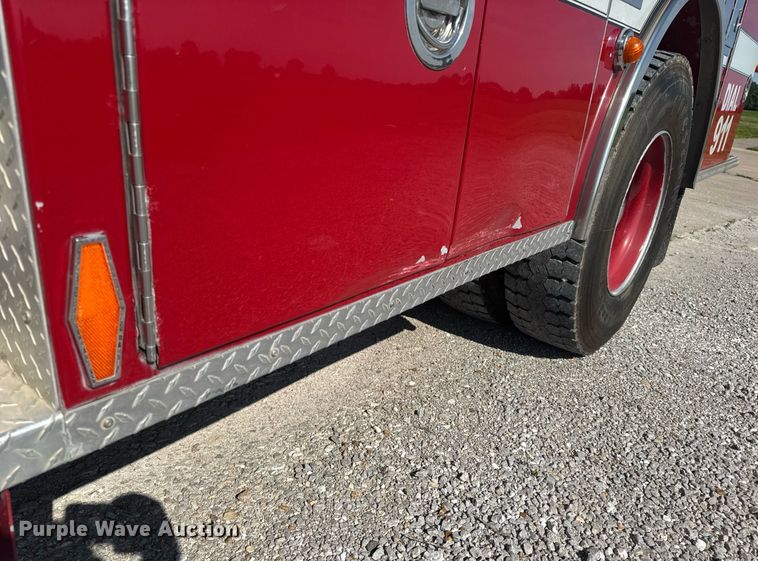 image for item DV4246 1992 Pierce pumper fire truck