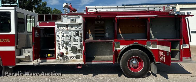 image for item DV4246 1992 Pierce pumper fire truck