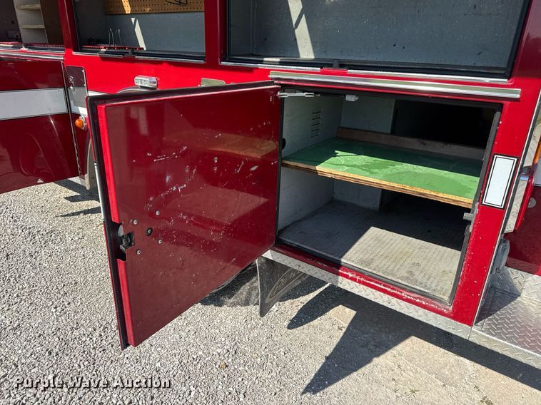 image for item DV4246 1992 Pierce pumper fire truck