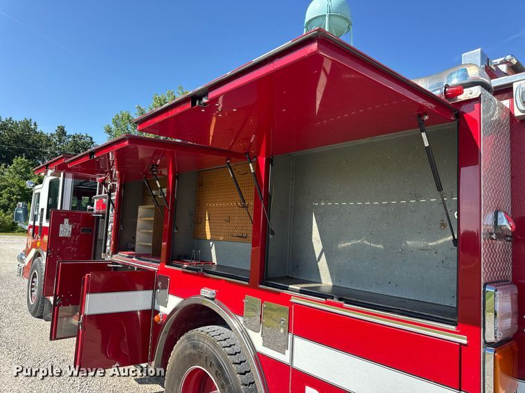 image for item DV4246 1992 Pierce pumper fire truck