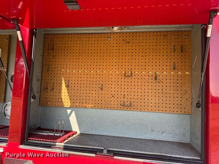 image for item DV4246 1992 Pierce pumper fire truck