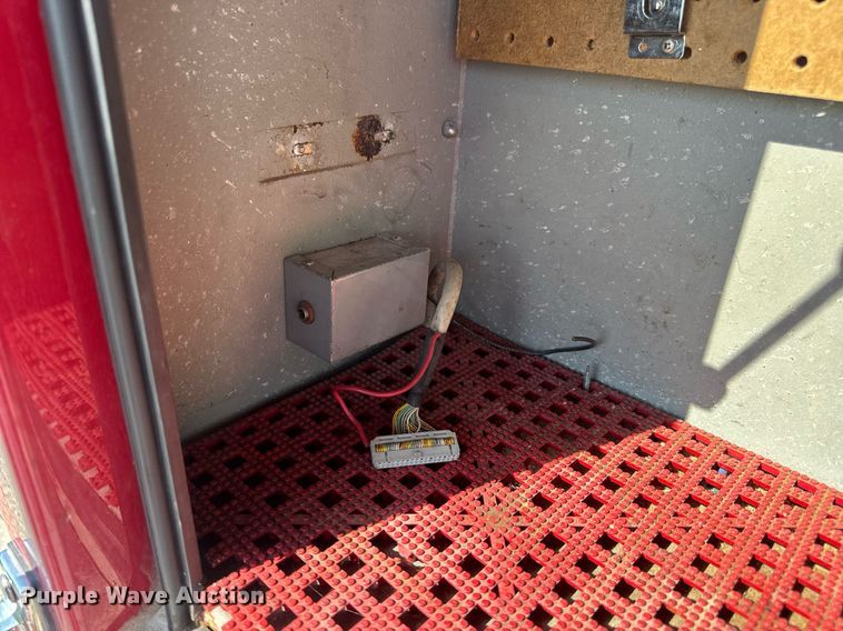 image for item DV4246 1992 Pierce pumper fire truck