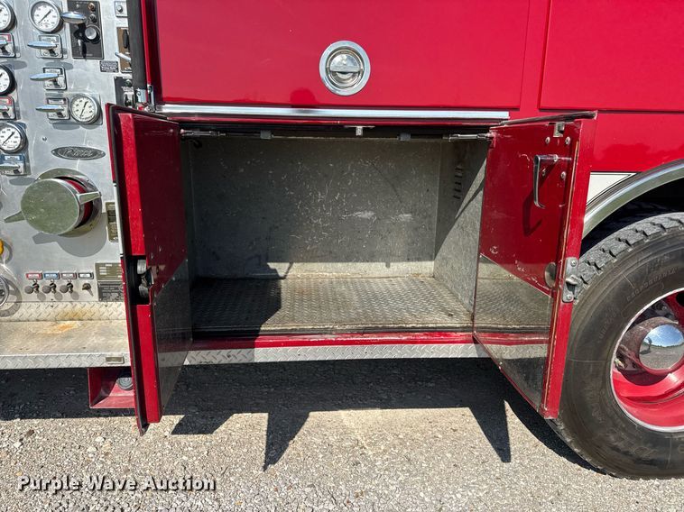 image for item DV4246 1992 Pierce pumper fire truck