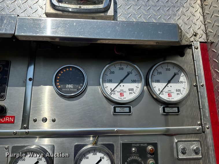 image for item DV4246 1992 Pierce pumper fire truck