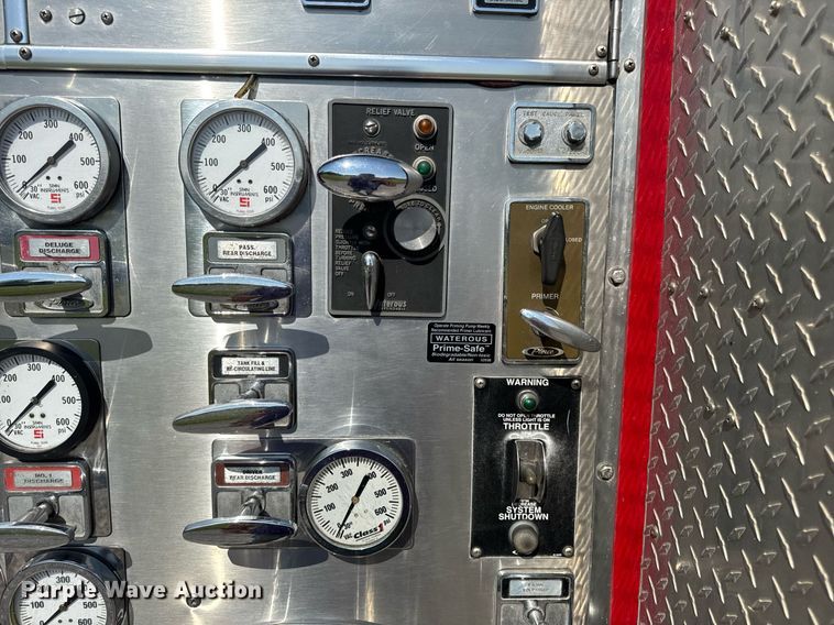 image for item DV4246 1992 Pierce pumper fire truck