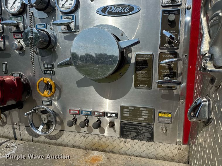 image for item DV4246 1992 Pierce pumper fire truck