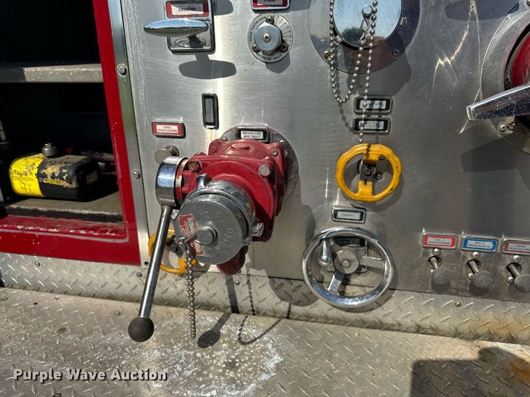 image for item DV4246 1992 Pierce pumper fire truck