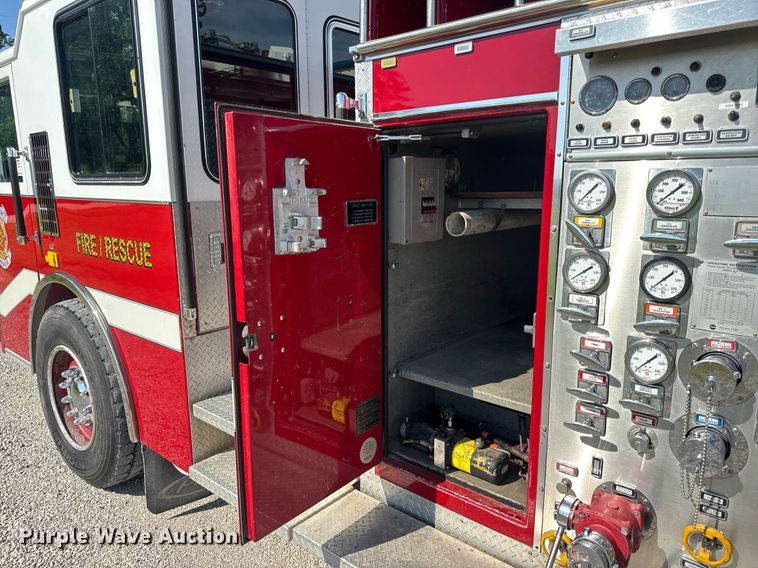 image for item DV4246 1992 Pierce pumper fire truck