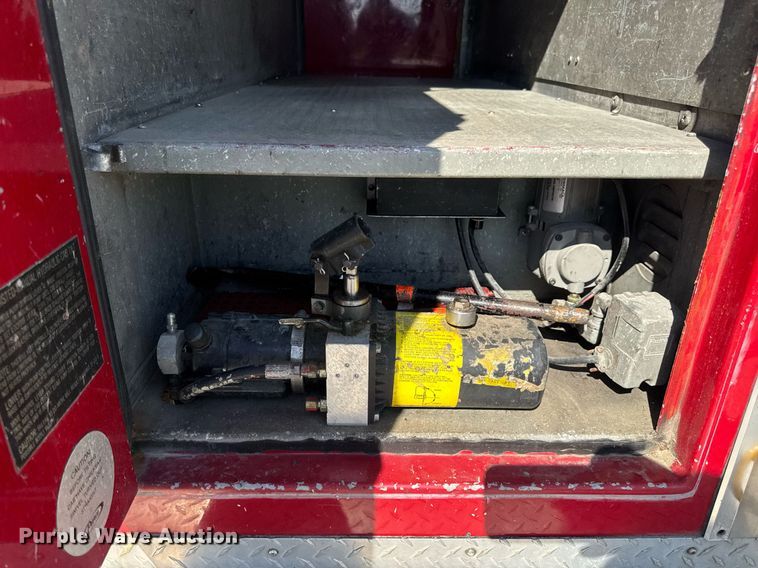 image for item DV4246 1992 Pierce pumper fire truck