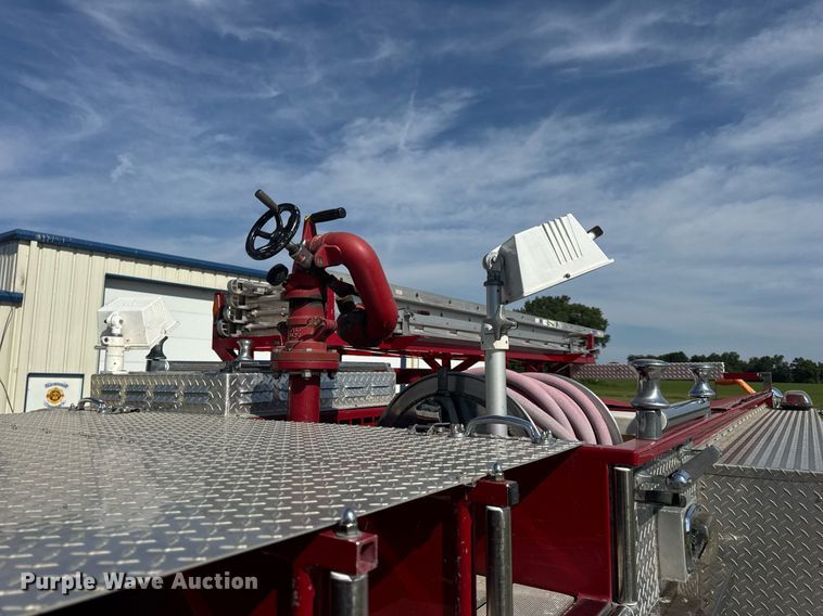 image for item DV4246 1992 Pierce pumper fire truck