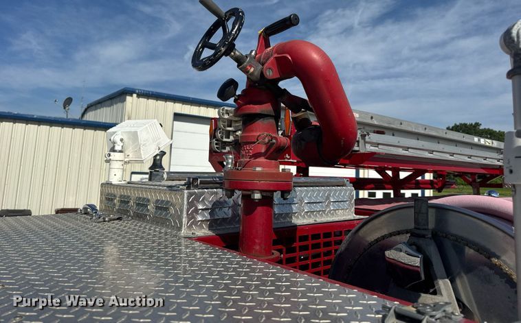 image for item DV4246 1992 Pierce pumper fire truck