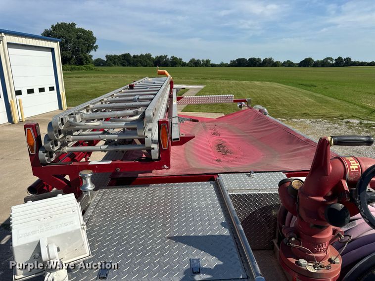 image for item DV4246 1992 Pierce pumper fire truck
