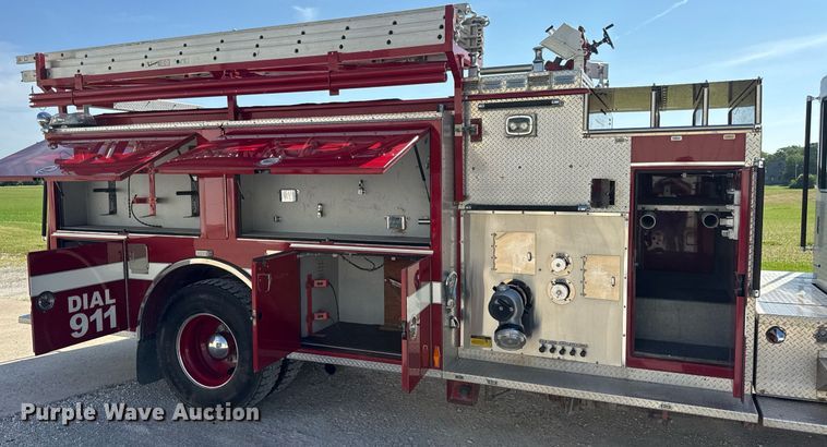 image for item DV4246 1992 Pierce pumper fire truck