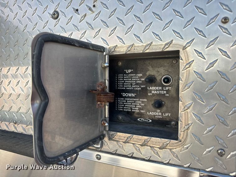 image for item DV4246 1992 Pierce pumper fire truck