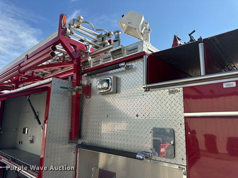 image for item DV4246 1992 Pierce pumper fire truck
