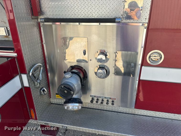 image for item DV4246 1992 Pierce pumper fire truck