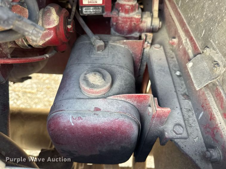 image for item DV4246 1992 Pierce pumper fire truck