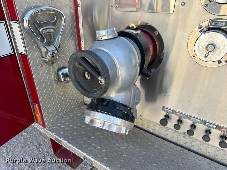 image for item DV4246 1992 Pierce pumper fire truck