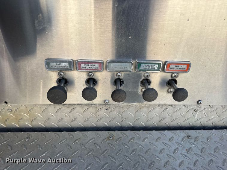 image for item DV4246 1992 Pierce pumper fire truck