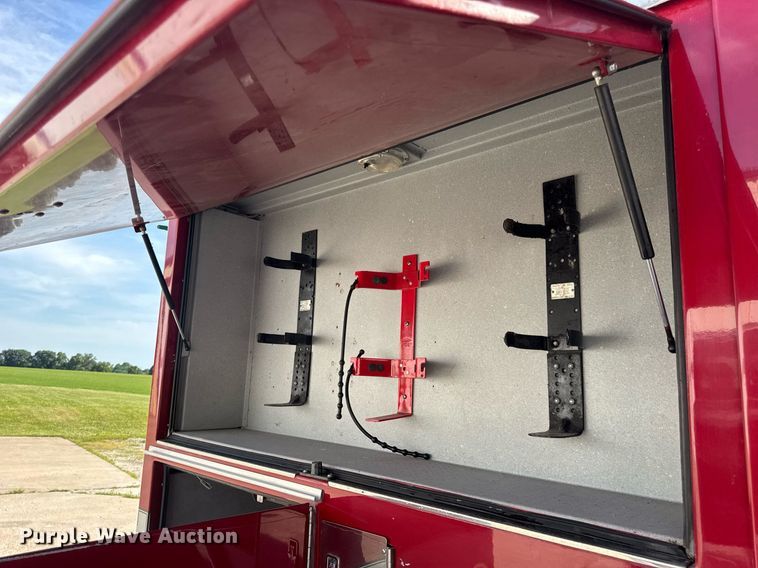 image for item DV4246 1992 Pierce pumper fire truck