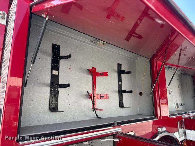 image for item DV4246 1992 Pierce pumper fire truck