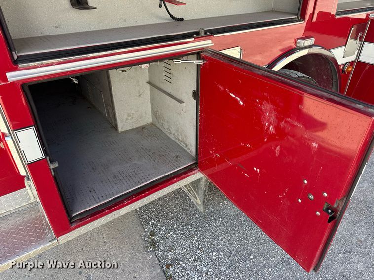 image for item DV4246 1992 Pierce pumper fire truck