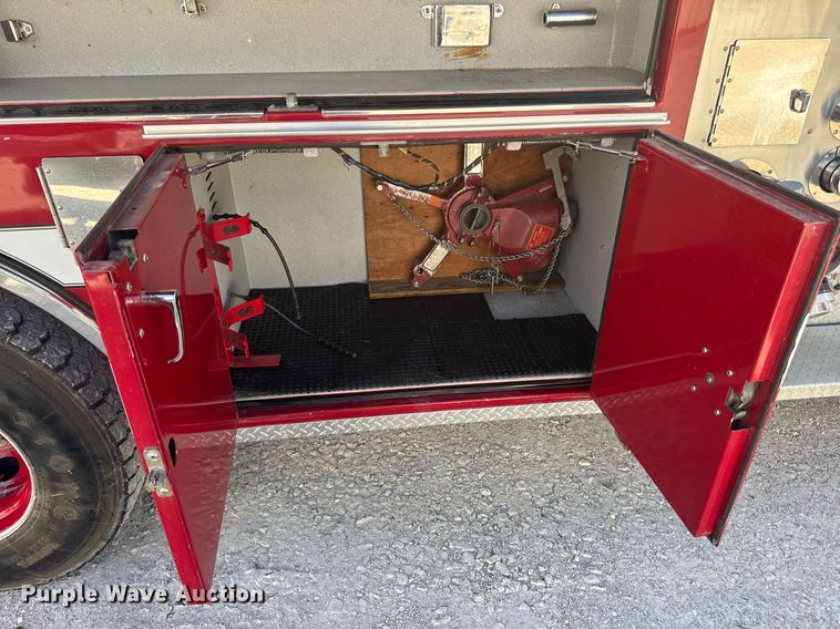 image for item DV4246 1992 Pierce pumper fire truck