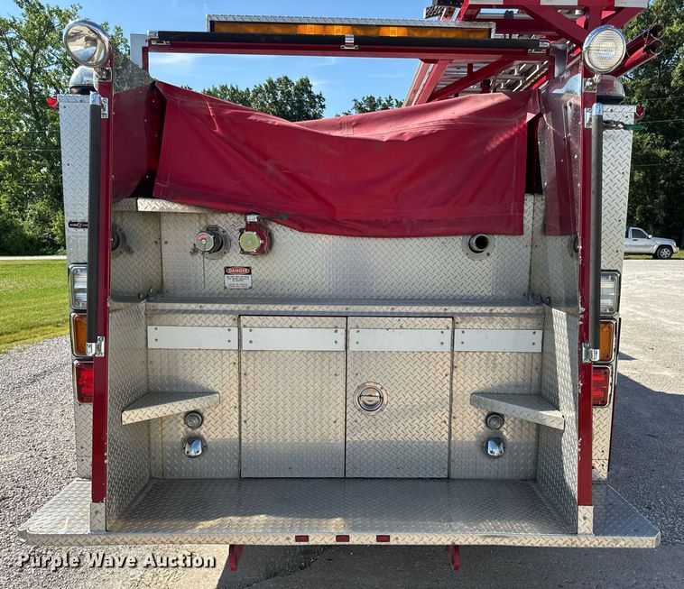 image for item DV4246 1992 Pierce pumper fire truck