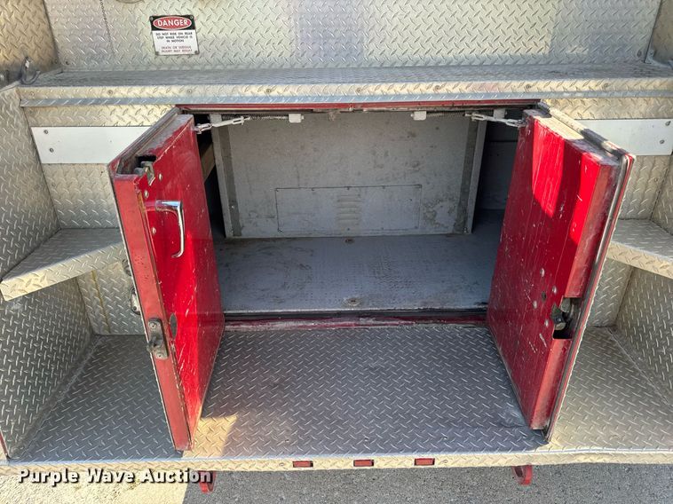 image for item DV4246 1992 Pierce pumper fire truck