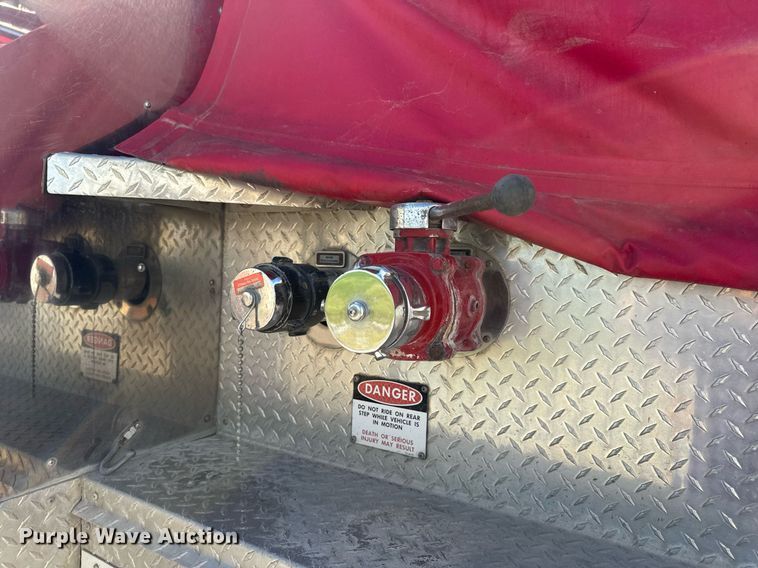 image for item DV4246 1992 Pierce pumper fire truck