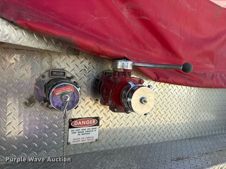 image for item DV4246 1992 Pierce pumper fire truck
