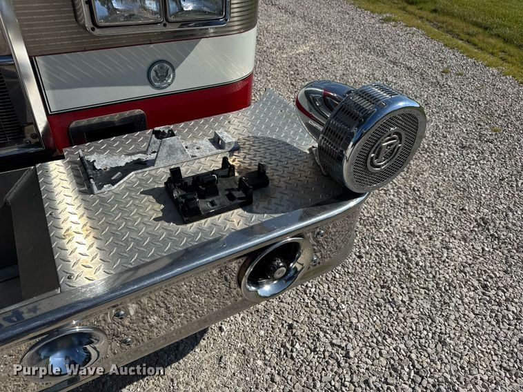 image for item DV4246 1992 Pierce pumper fire truck