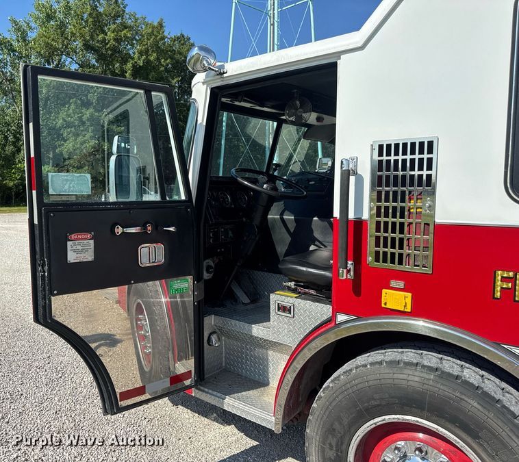 image for item DV4246 1992 Pierce pumper fire truck