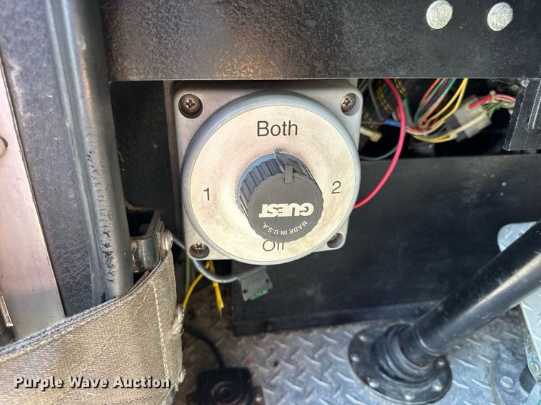 image for item DV4246 1992 Pierce pumper fire truck