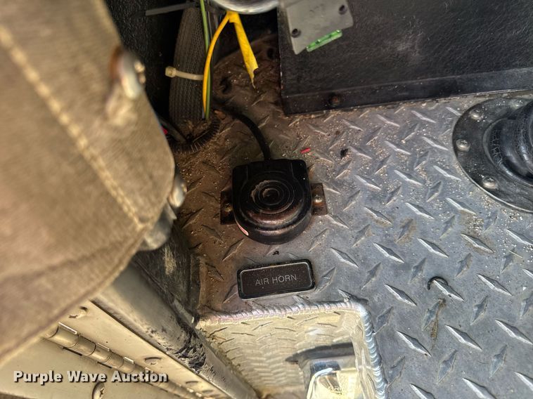 image for item DV4246 1992 Pierce pumper fire truck