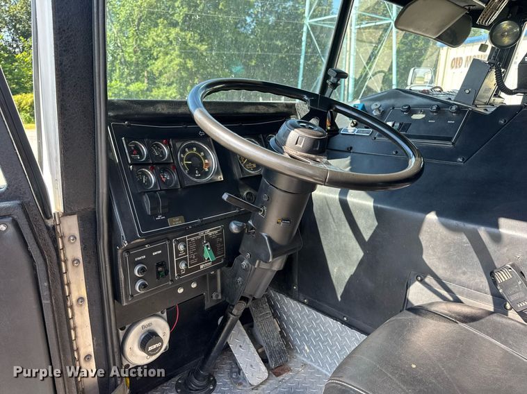 image for item DV4246 1992 Pierce pumper fire truck