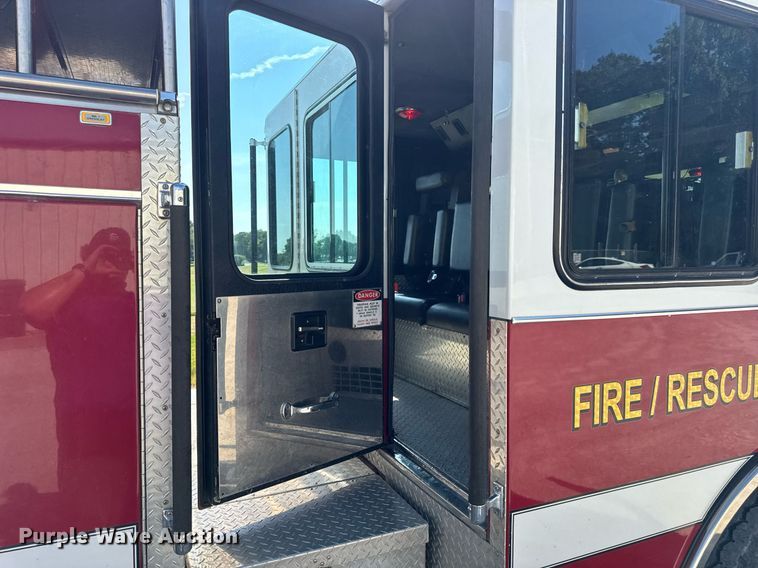 image for item DV4246 1992 Pierce pumper fire truck