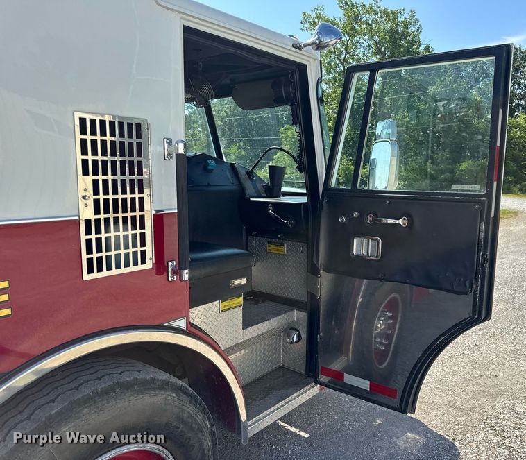 image for item DV4246 1992 Pierce pumper fire truck