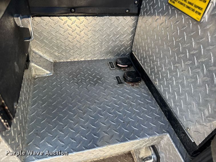 image for item DV4246 1992 Pierce pumper fire truck