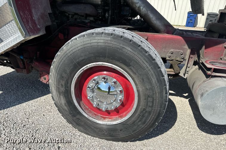 image for item DV4246 1992 Pierce pumper fire truck