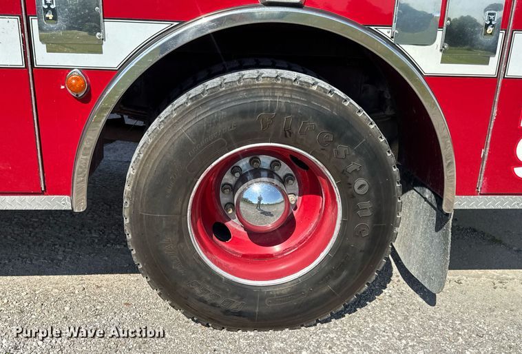 image for item DV4246 1992 Pierce pumper fire truck