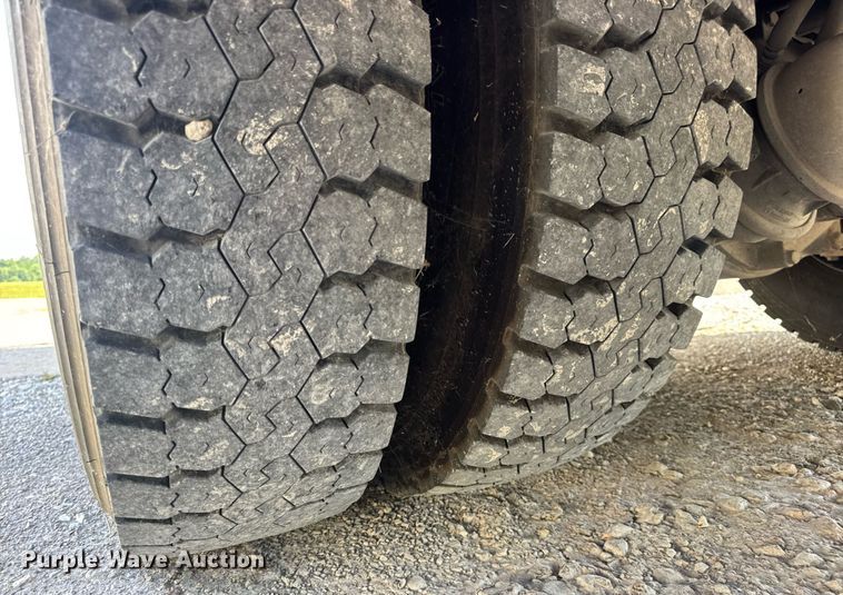 image for item DV4246 1992 Pierce pumper fire truck