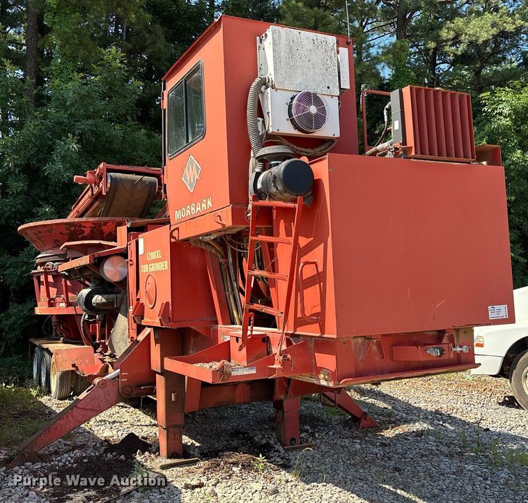 image for item DW7091 Morbark 1200XL tub grinder