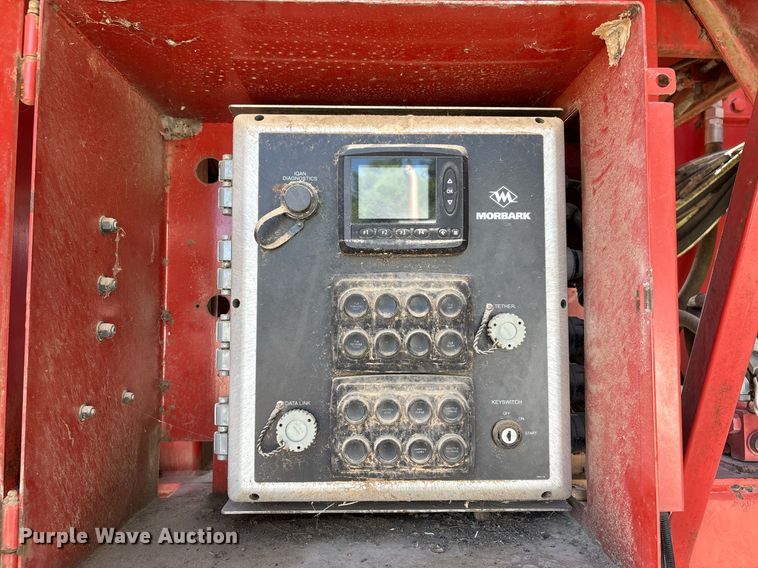 image for item DW7091 Morbark 1200XL tub grinder