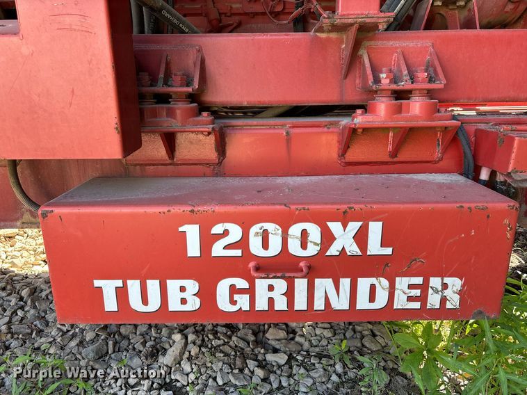 image for item DW7091 Morbark 1200XL tub grinder