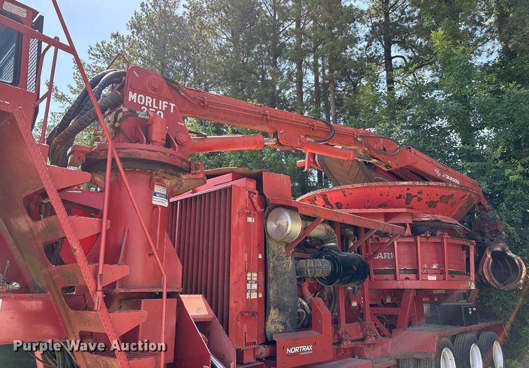 image for item DW7091 Morbark 1200XL tub grinder