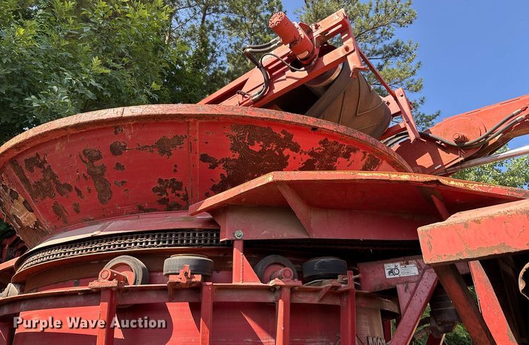 image for item DW7091 Morbark 1200XL tub grinder