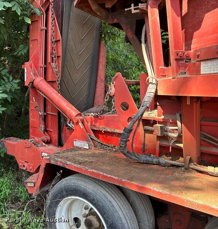 image for item DW7091 Morbark 1200XL tub grinder